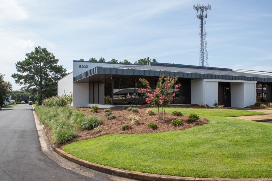 More Photos Of 5172 Brook Hollow Pkwy, Norcross Unknown For Lease