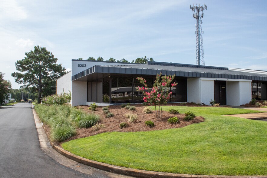 More Photos Of 5172 Brook Hollow Pkwy, Norcross Unknown For Lease