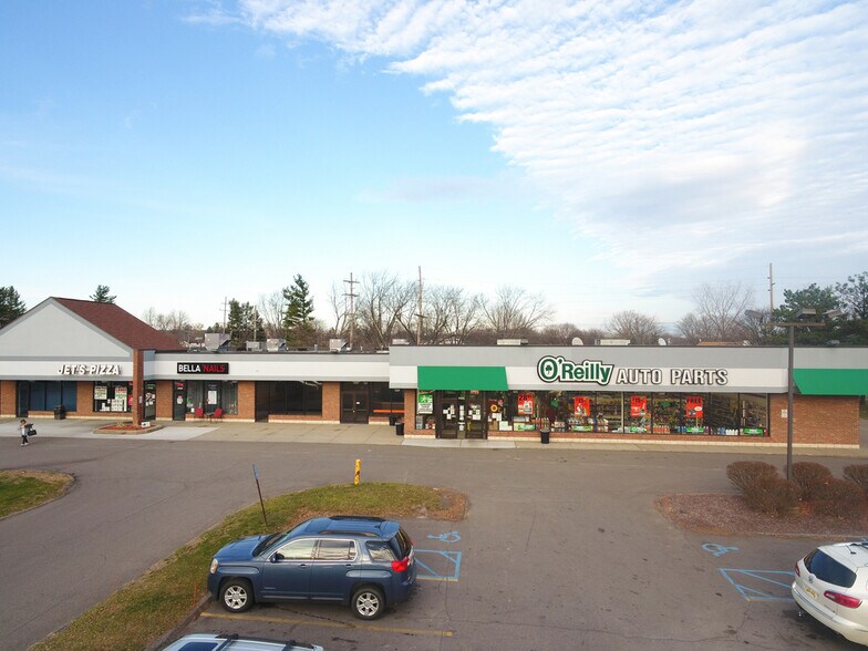 More Photos Of 5300-5360 Dixie Hwy, Waterford Freestanding For Lease