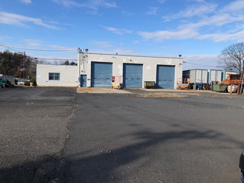 More Photos Of 800 Kennedy Blvd, Somerdale Distribution For Lease