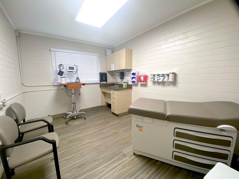 More Photos Of 125 S Park Ave, Apopka Medical For Lease