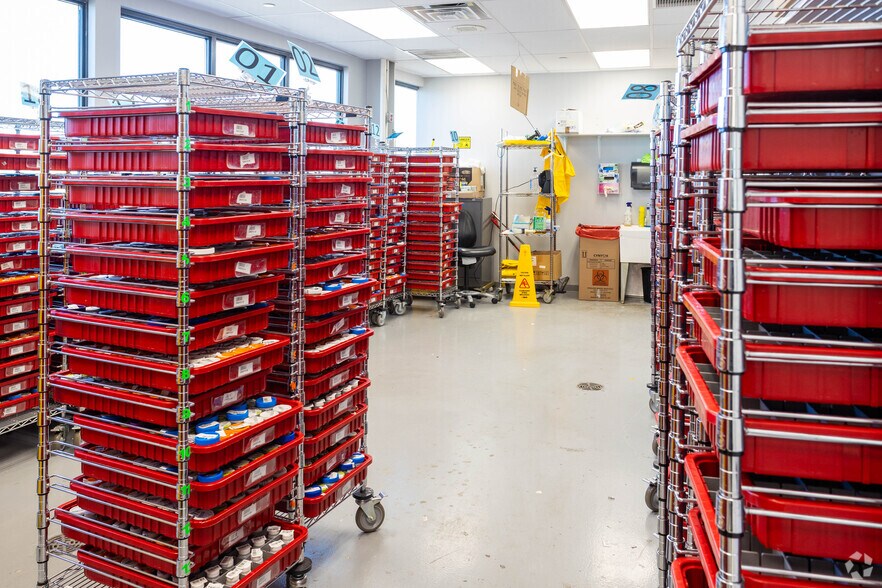 More Photos Of 35 E Blancke St, Linden Medical For Lease