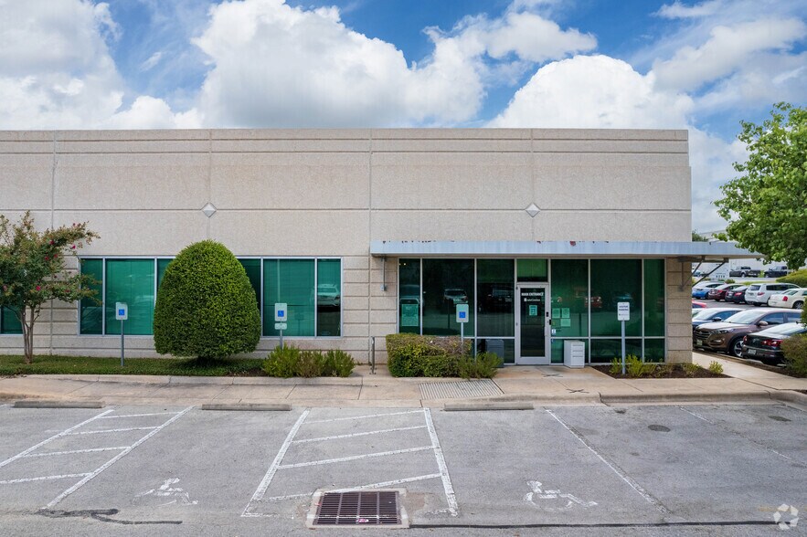 More Photos Of 9300 United Dr, Austin Unknown For Lease