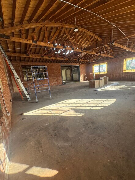 More Photos Of 1623 Nadeau St, Los Angeles Manufacturing For Lease