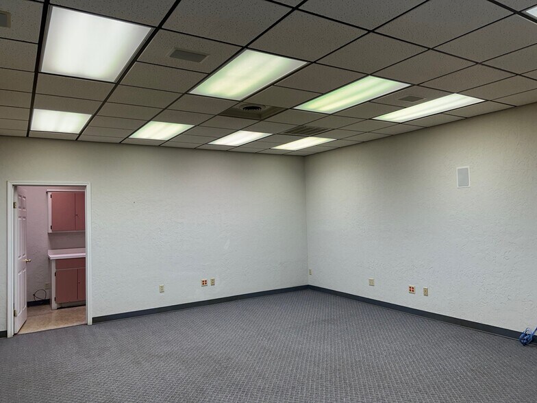 More Photos Of 6302 NW Cache Rd, Lawton Convenience Store For Sale