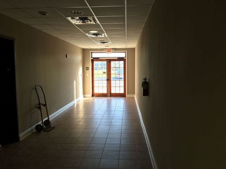 More Photos Of 4444 American Way, Baton Rouge Office For Sale