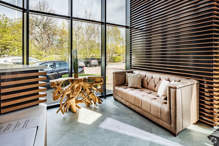 More Photos Of 170 Elland Rd, Leeds Coworking Space