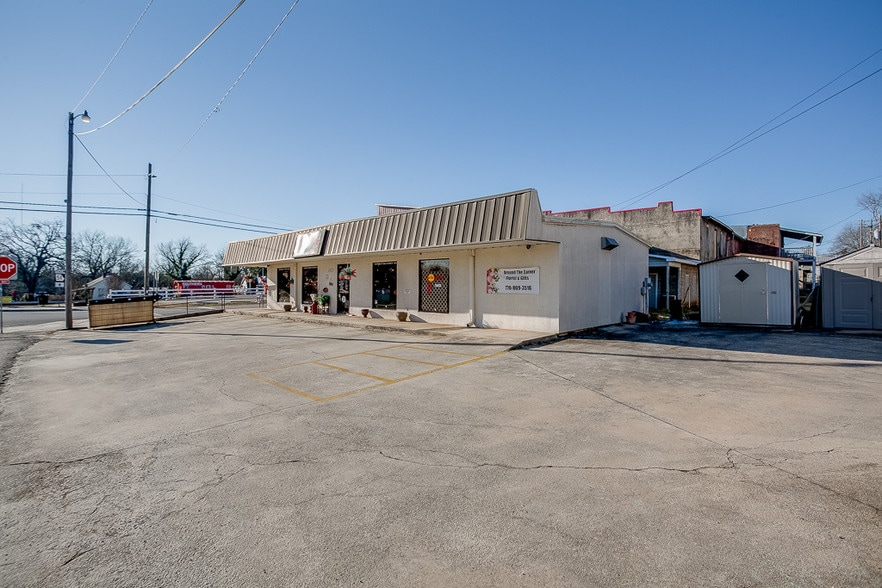 More Photos Of 6003 Main St, Lula Storefront Retail Office For Sale