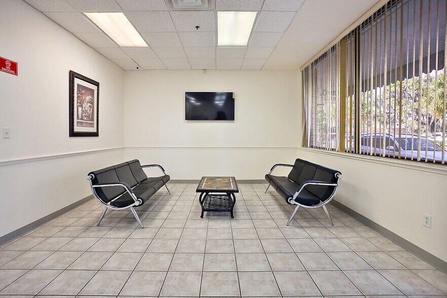 More Photos Of 711 W Main St, Leesburg Medical For Lease