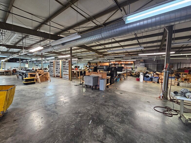 More Photos Of 205 Industrial Pike, Whitwell Manufacturing For Sale