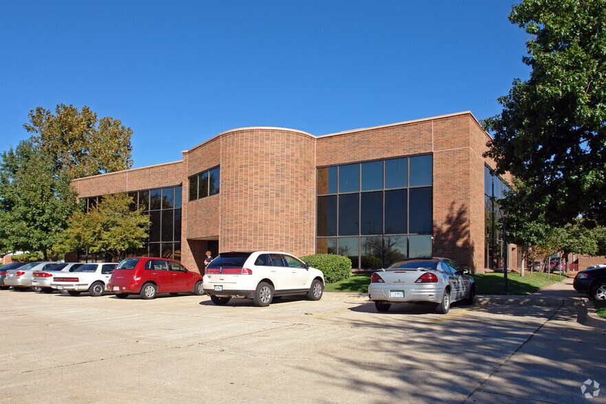 More Photos Of 3232 W Britton Rd, Oklahoma City Office For Lease