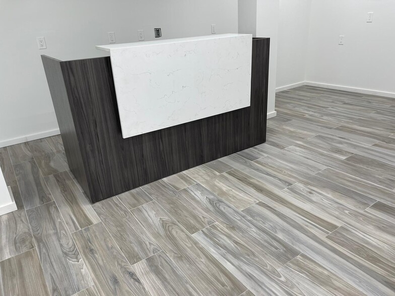 More Photos Of 39 NE 1st Ave, Miami Storefront Retail Office For Lease