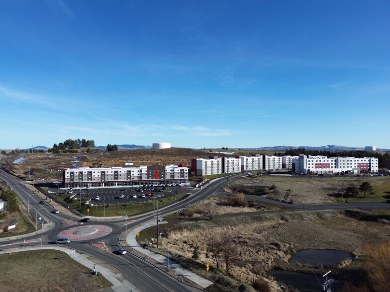 More Photos Of 1490 NE North Fairway Dr, Pullman General Retail For Lease