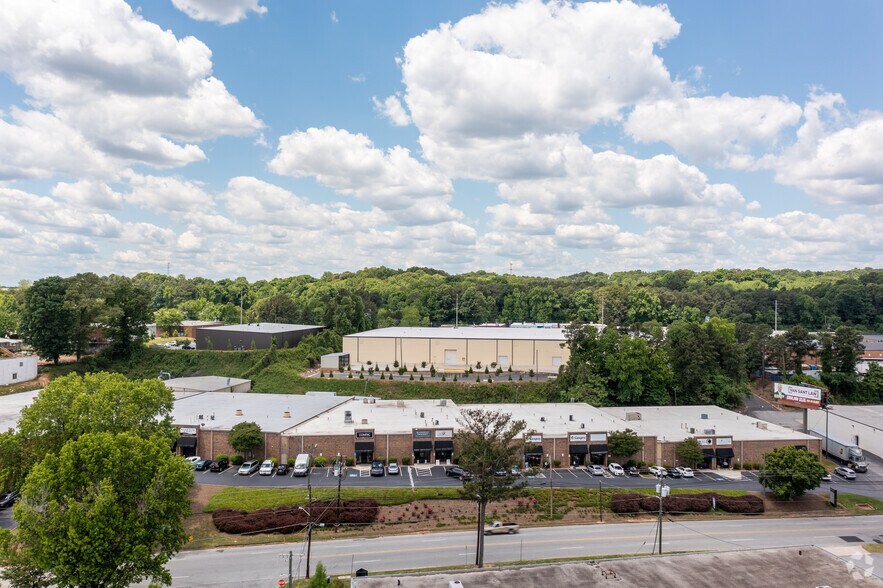 More Photos Of 1426 Chattahoochee Ave NW, Atlanta Warehouse For Lease