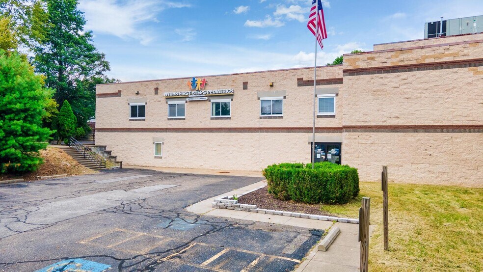 More Photos Of 3045 Pennsylvania Ave, Weirton Medical For Sale