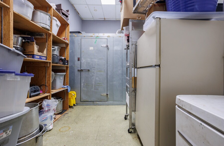 More Photos Of 528 W Clark St, Pasco Restaurant For Sale