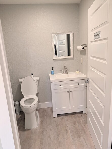 More Photos Of 905 S Missouri Ave, Lakeland Coworking Space