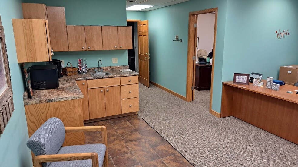 More Photos Of 203 W Arnold Ave, Arnold Office For Sale