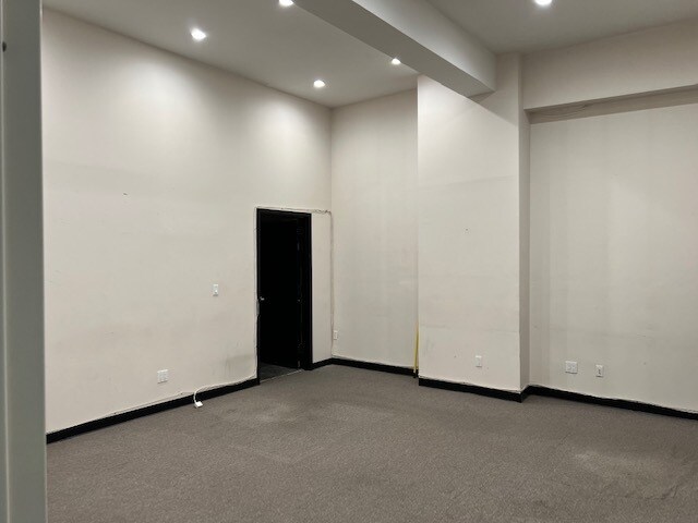 More Photos Of 37-43 Crescent St, Long Island City Office For Lease