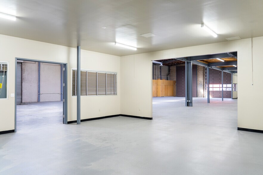 More Photos Of 1900 E 7th Pl, Los Angeles Warehouse For Sale