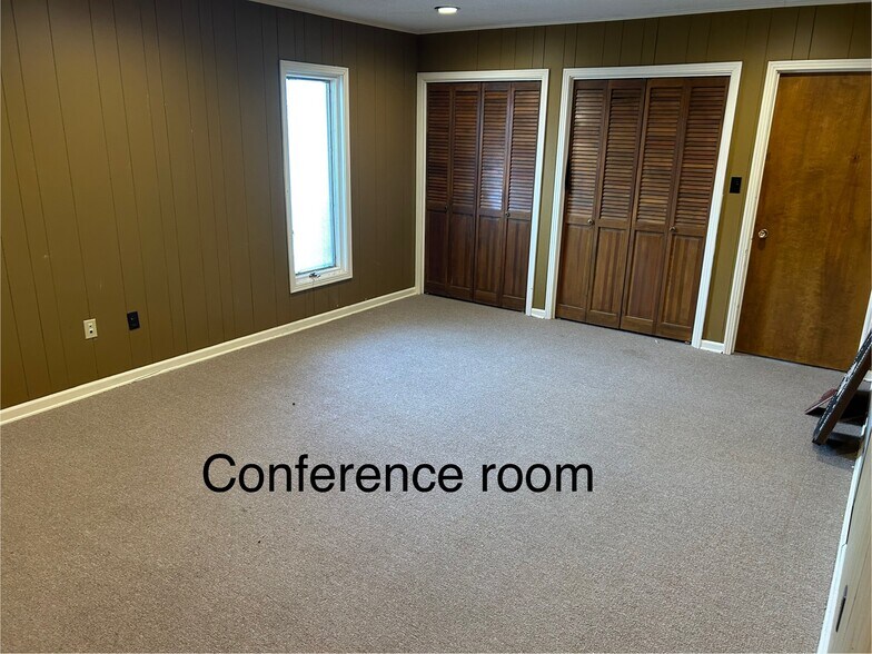 More Photos Of 711 Highway 82 W, Greenwood Warehouse For Sale