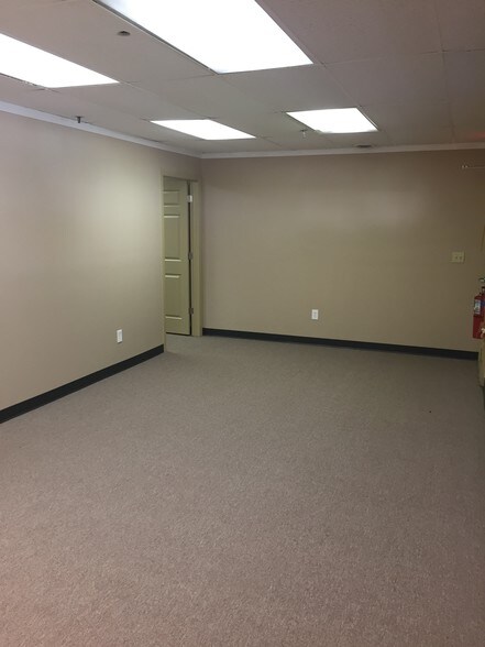 More Photos Of 281 Summerhill Rd, East Brunswick Office For Sale