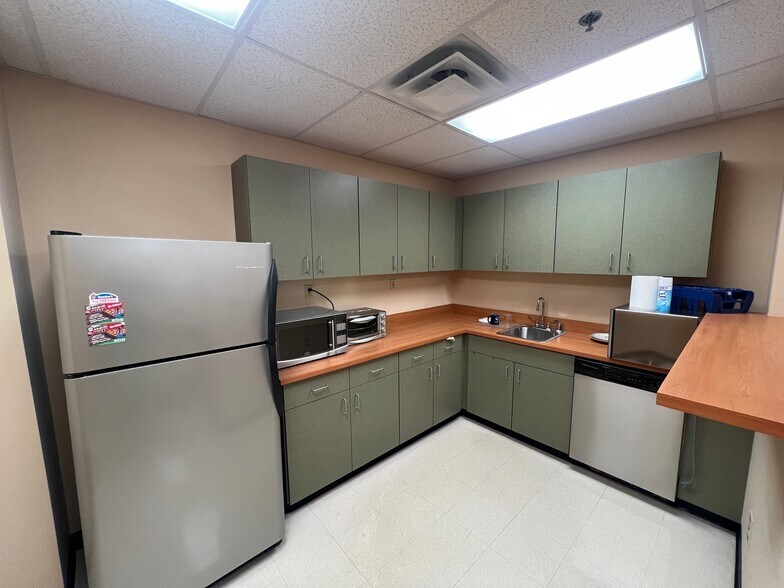 More Photos Of 4260 Glendale Milford Rd, Blue Ash Medical For Lease