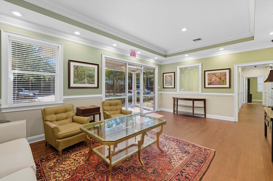 More Photos Of 2565 Barrington Cir, Tallahassee Office For Sale