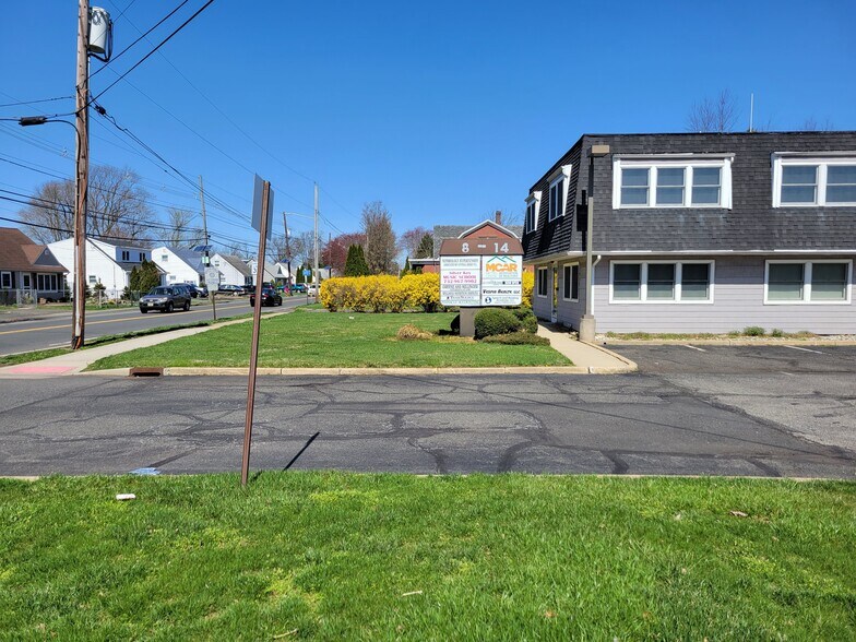More Photos Of 8 Old Bridge Tpke, South River Office For Lease