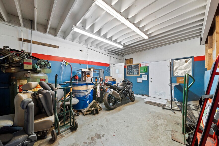 More Photos Of 2007-2015 E 11th St, Tulsa Auto Dealership For Sale