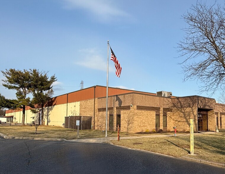 Primary Photo Of 200 Circle Dr N, Piscataway Manufacturing For Lease