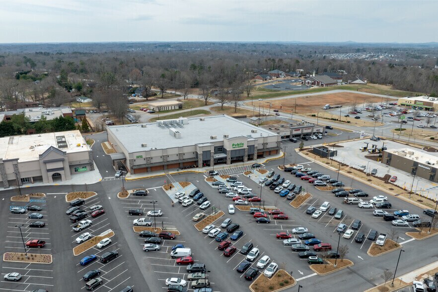 More Photos Of 5000 Old Buncombe Rd, Greenville General Retail For Lease