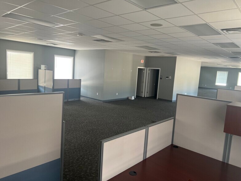 More Photos Of 161 Heritage Meadows Cir, Bourbonnais Office Residential For Lease