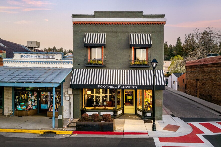 More Photos Of 102 W Main St, Grass Valley General Retail For Sale