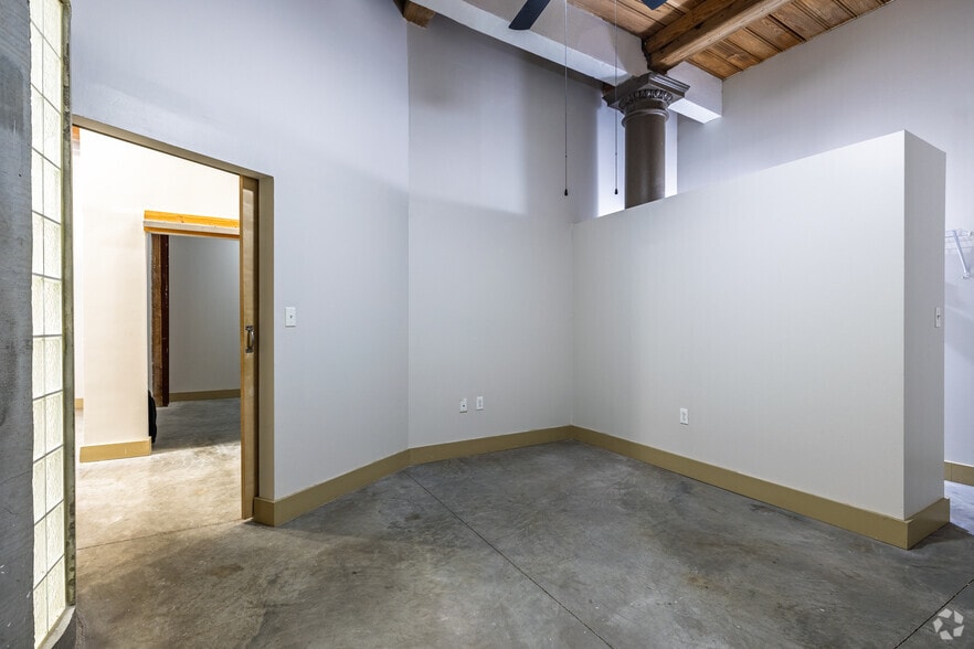 More Photos Of 1209 Washington Ave, Saint Louis Apartments For Lease