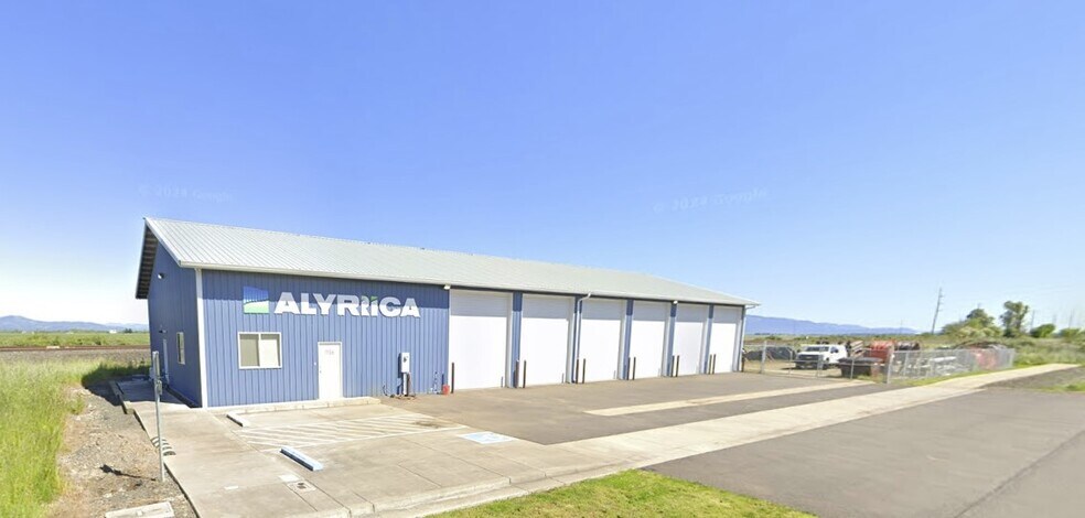 Primary Photo Of 1136 W 1st St, Halsey Warehouse For Lease