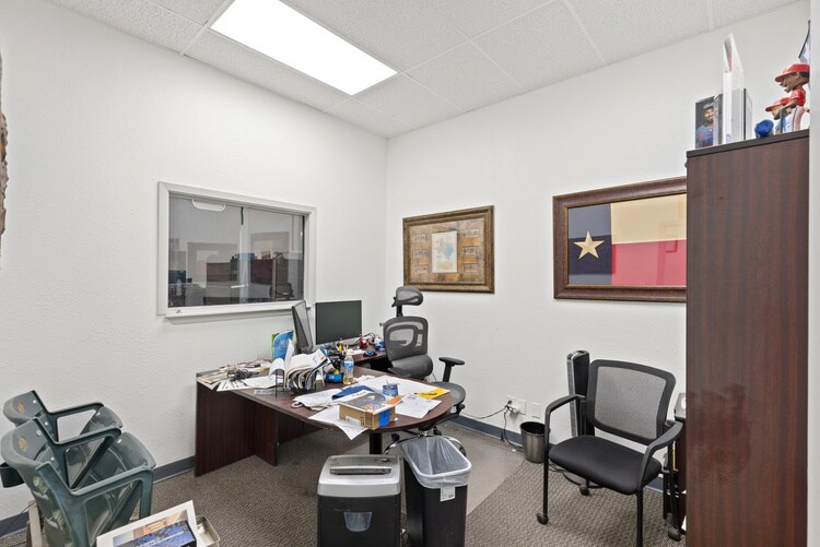More Photos Of 812-814 Blue Mound Rd, Saginaw Warehouse For Lease