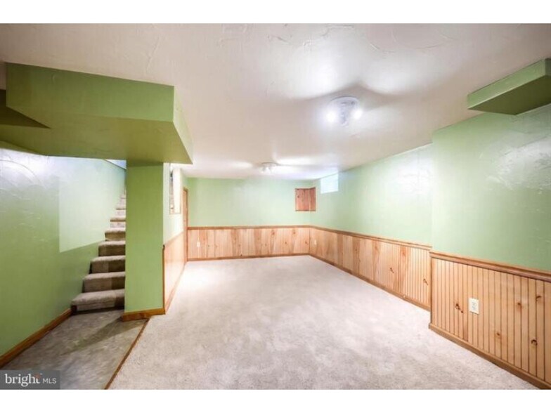 More Photos Of 2151 Maple Rd, York Flex For Sale