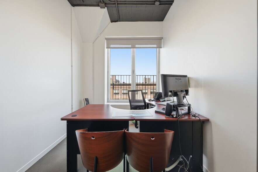 More Photos Of 4446 Boul Saint-Laurent, Montréal Loft Creative Space For Lease