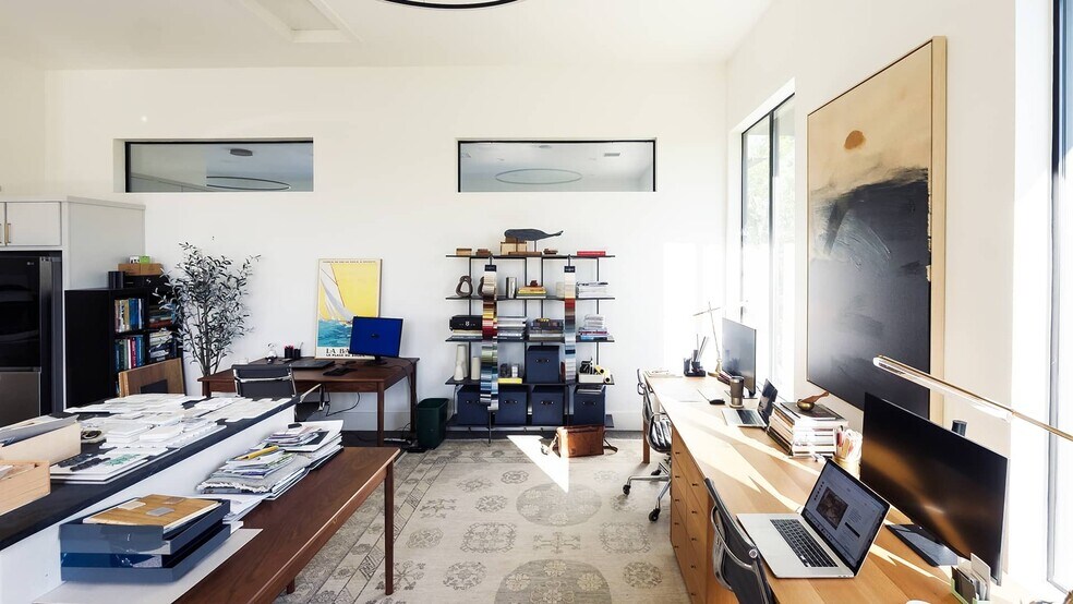 More Photos Of 3503 Wild Cherry Dr, Austin Office For Sale
