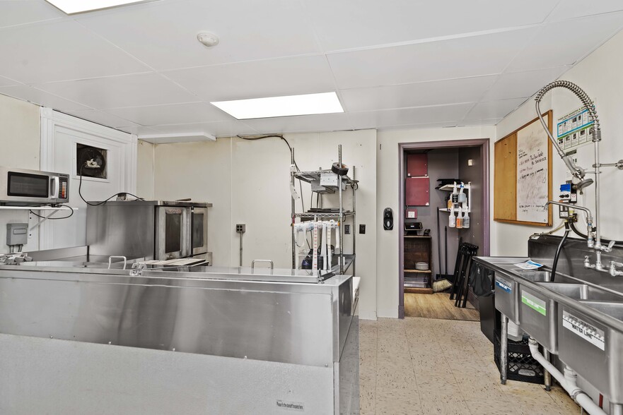 More Photos Of 26 W High St, Carlisle Office For Sale