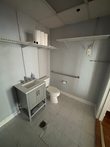 More Photos Of 112 N Market St, Charleston Hotel For Lease