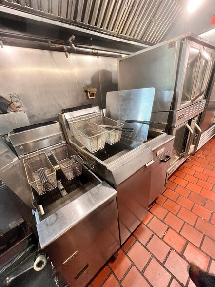 More Photos Of 16215 Cobb Island Rd, Newburg Freestanding For Sale