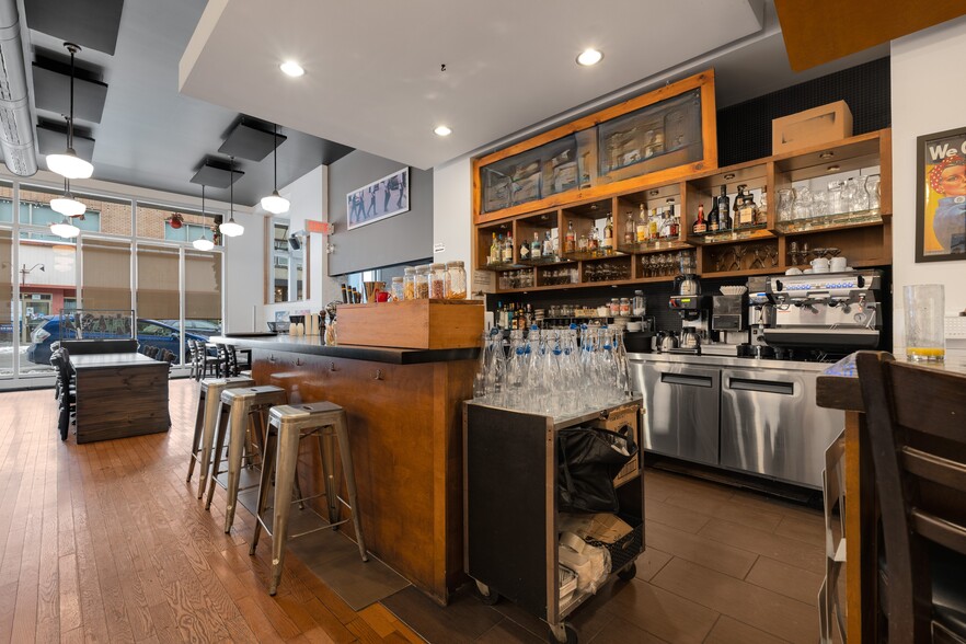 More Photos Of 80-90 Rue Wellington N, Sherbrooke General Retail For Lease