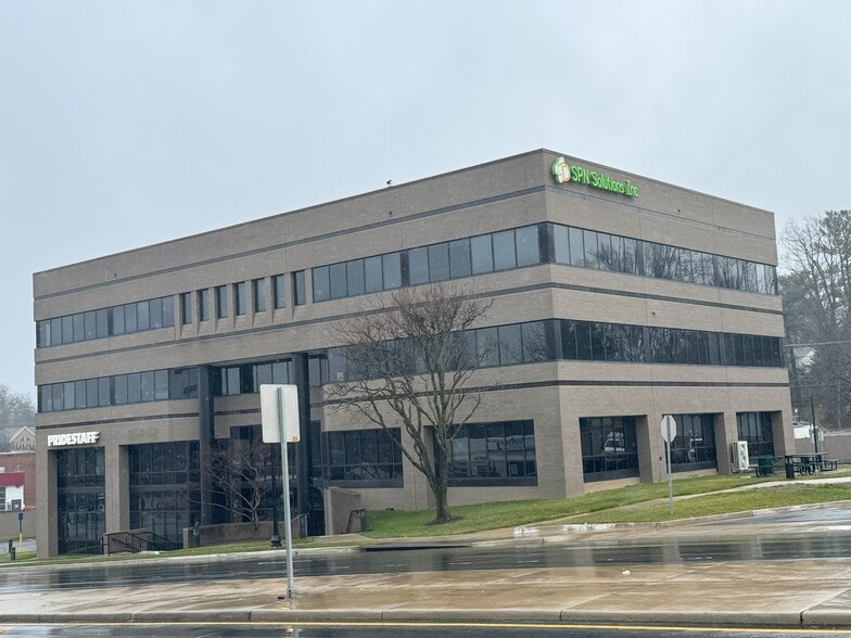 More Photos Of 10565 Fairfax Blvd, Fairfax Medical For Lease