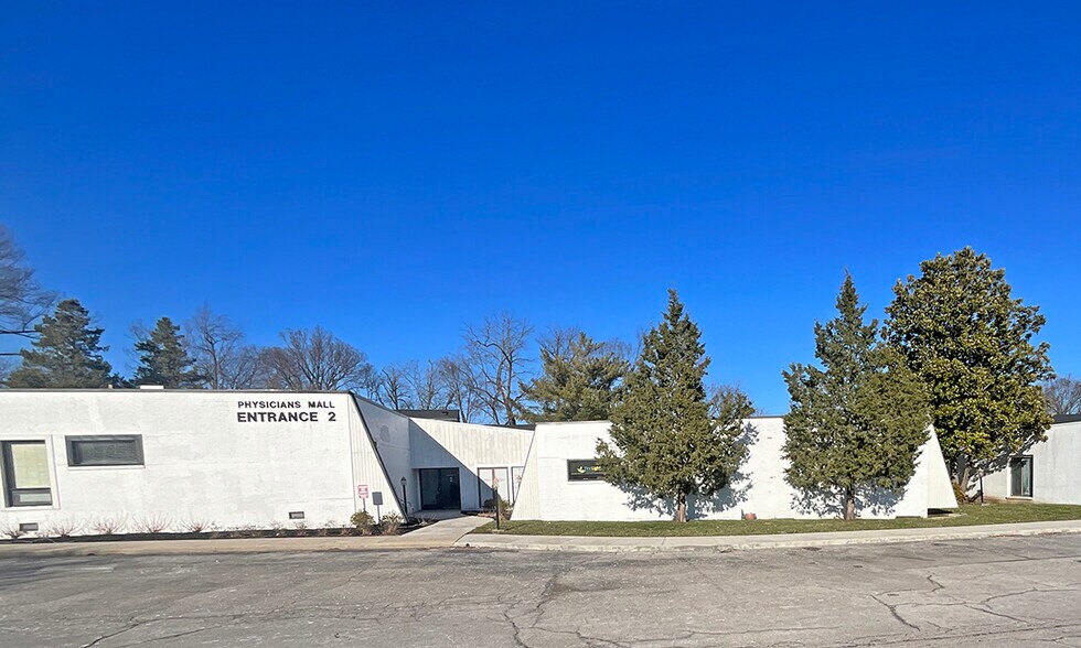 More Photos Of 715 Shaker Dr, Lexington Medical For Sale