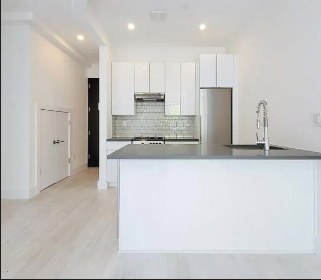 More Photos Of 1004 Fulton St, Brooklyn Apartments For Sale
