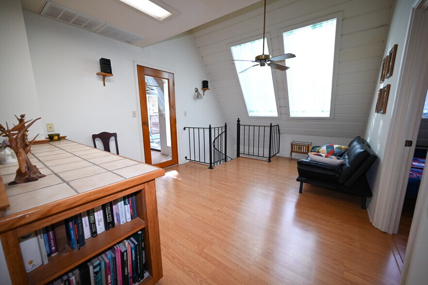 More Photos Of 2759 County Road 411, Berryville Hotel For Sale