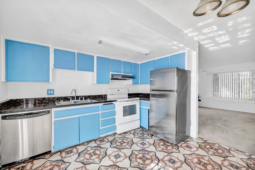 More Photos Of 1165 Sierra Vista Dr, Las Vegas Apartments For Sale