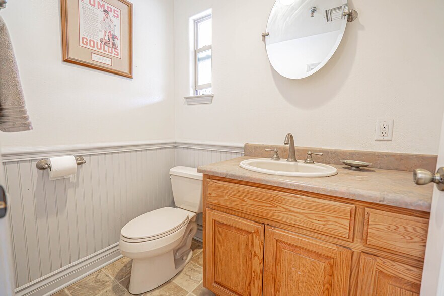 More Photos Of 33604 Agua Dulce Canyon Rd, Agua Dulce Freestanding For Sale
